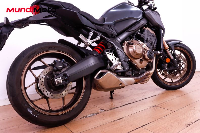 Motorbike image 3