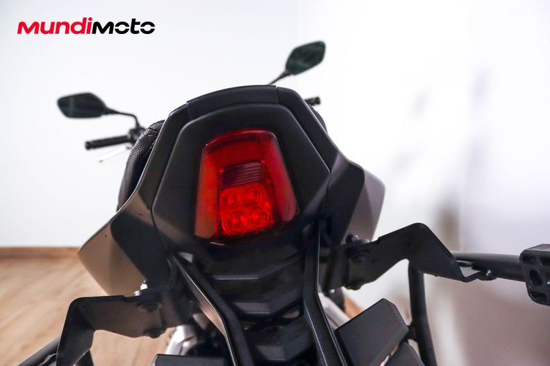 Motorbike image 9