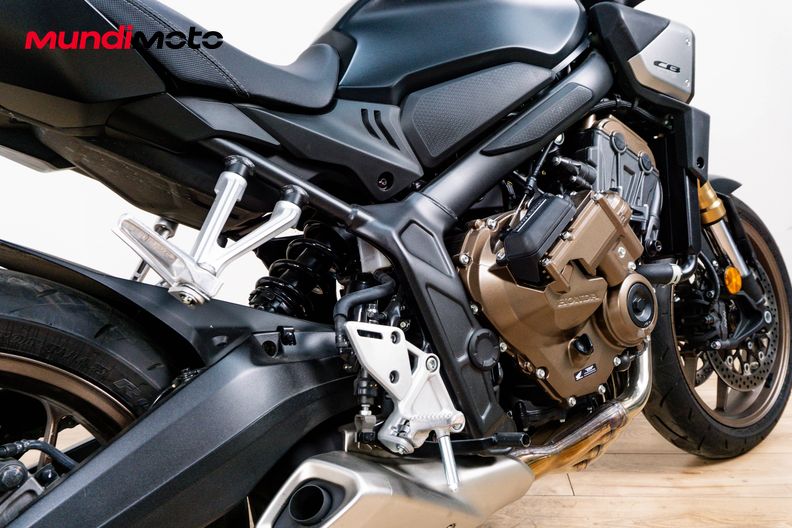 Motorbike image 3