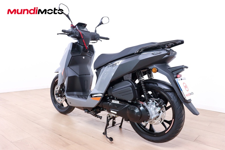 Motorbike image 7