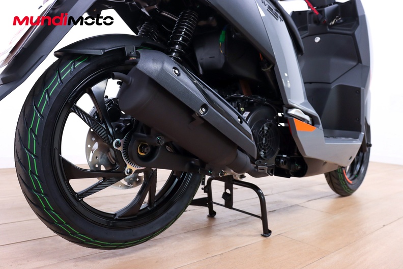 Motorbike image 3