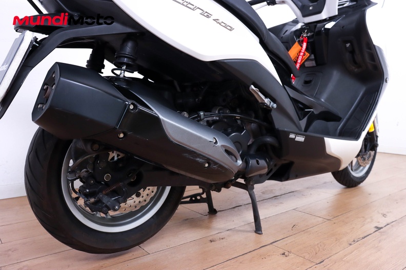 Motorbike image 3