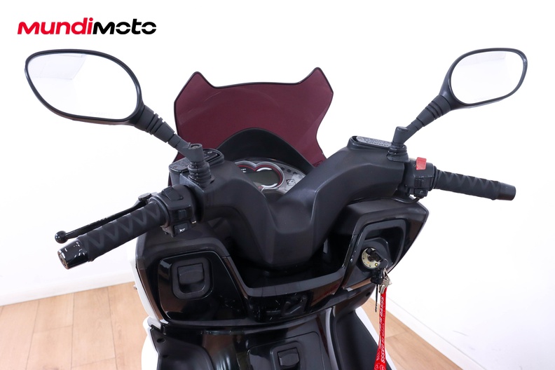 Motorbike image 10