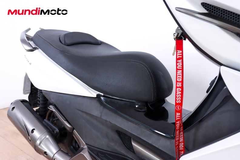 Motorbike image 13
