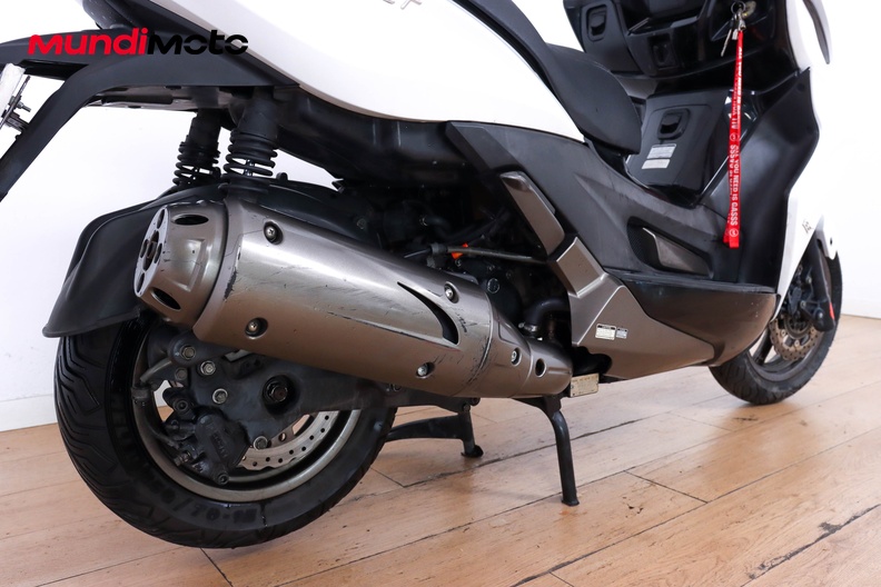 Motorbike image 3