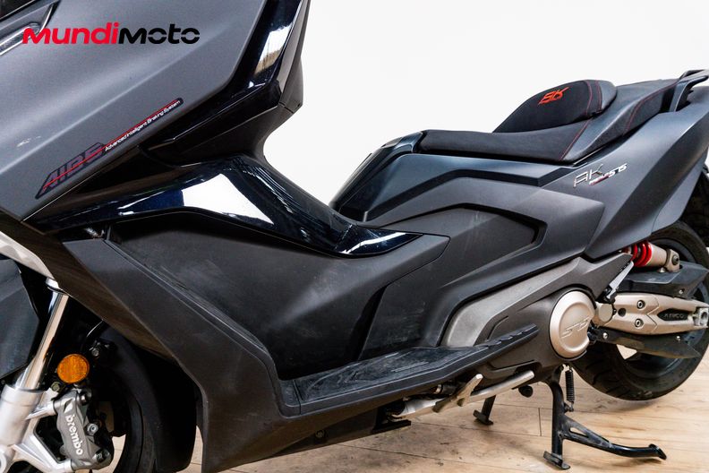 Motorbike image 9