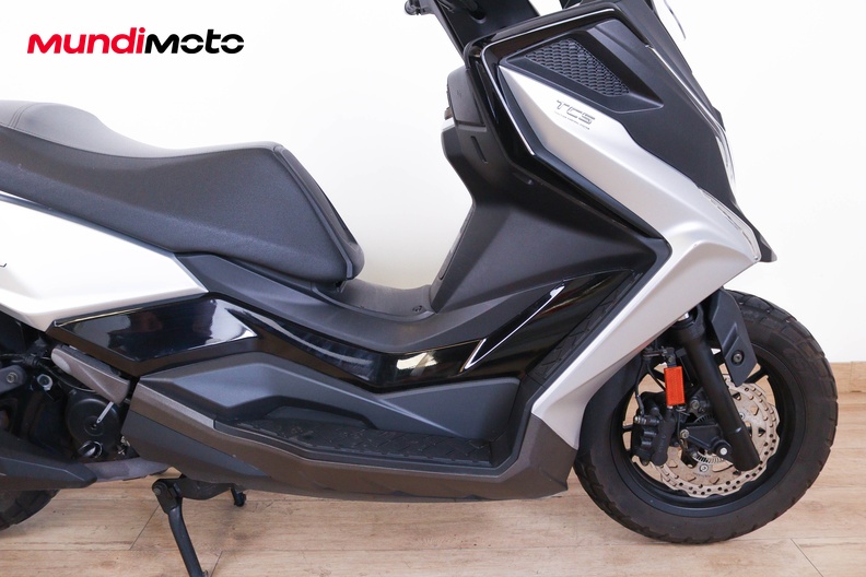 Motorbike image 12