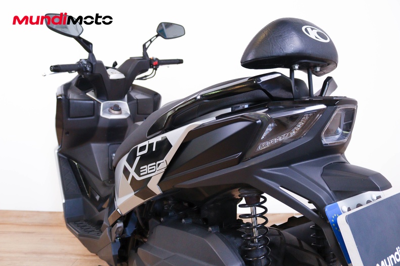 Motorbike image 9