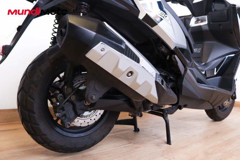 Motorbike image 3