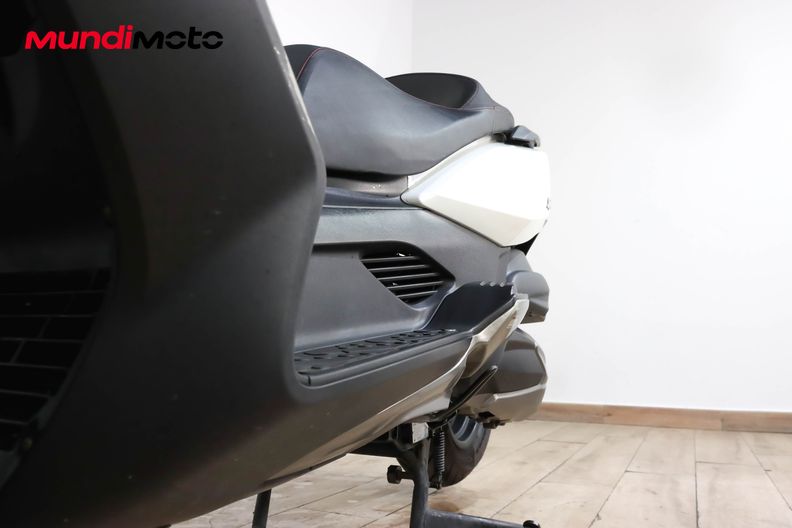 Motorbike image 8