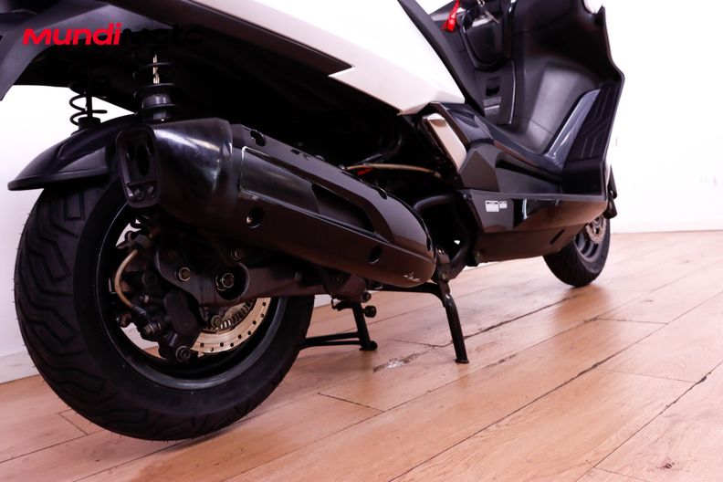 Motorbike image 3