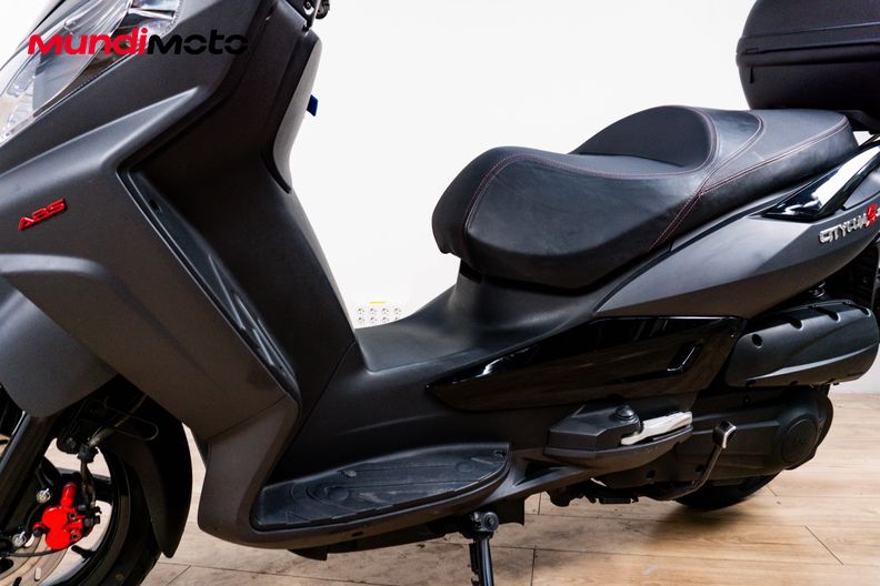 Motorbike image 9