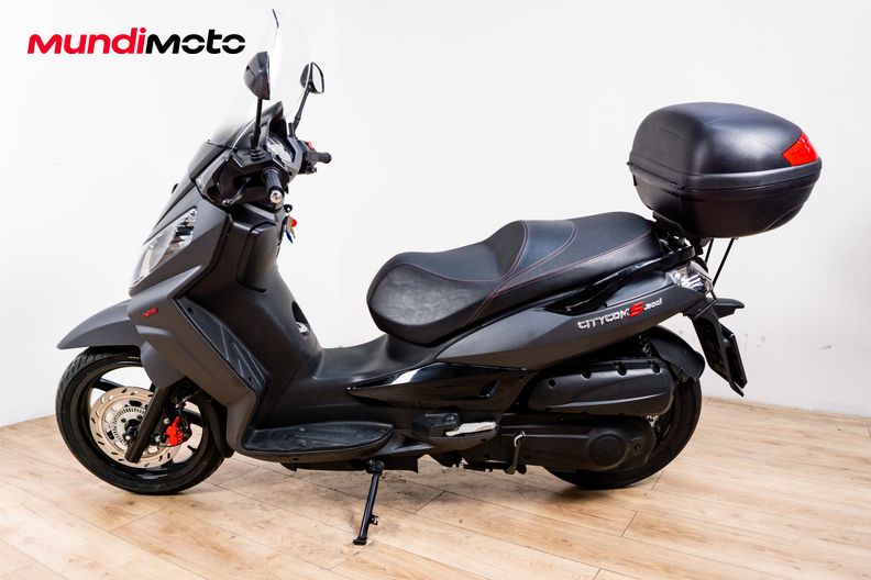 Motorbike image 5
