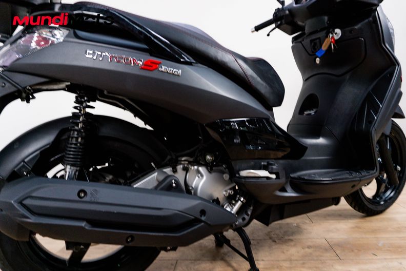 Motorbike image 3