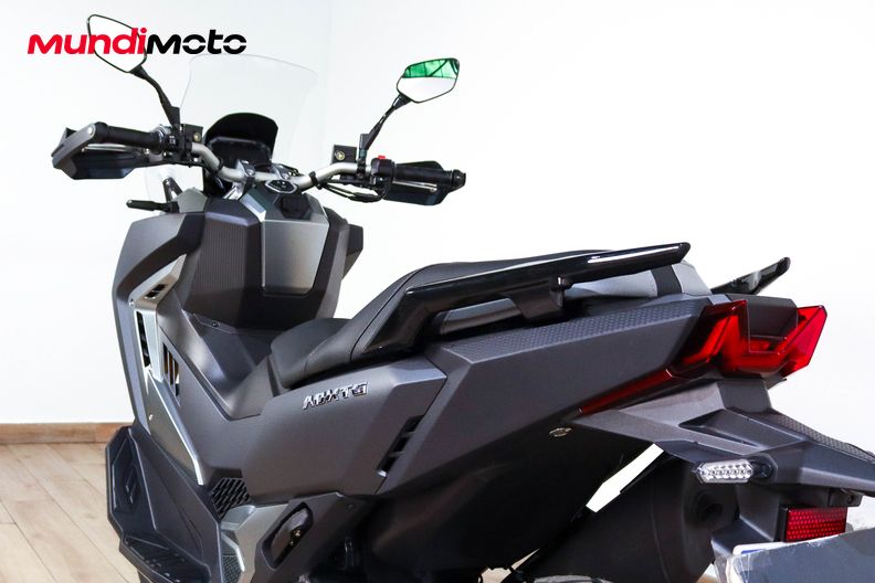 Motorbike image 9