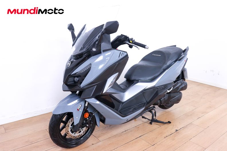Motorbike image 7