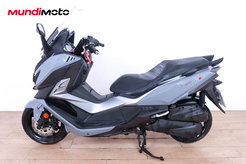 Motorbike image 5