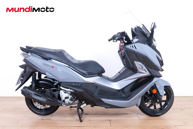 Motorbike image 0