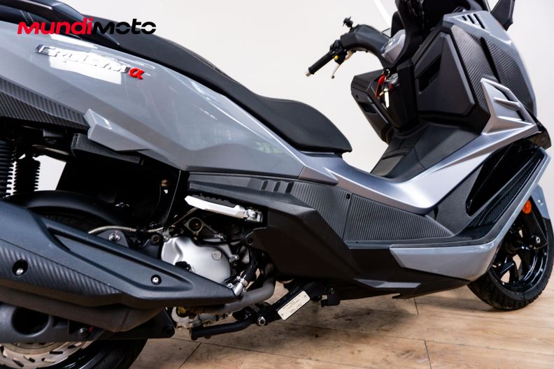 Motorbike image 3