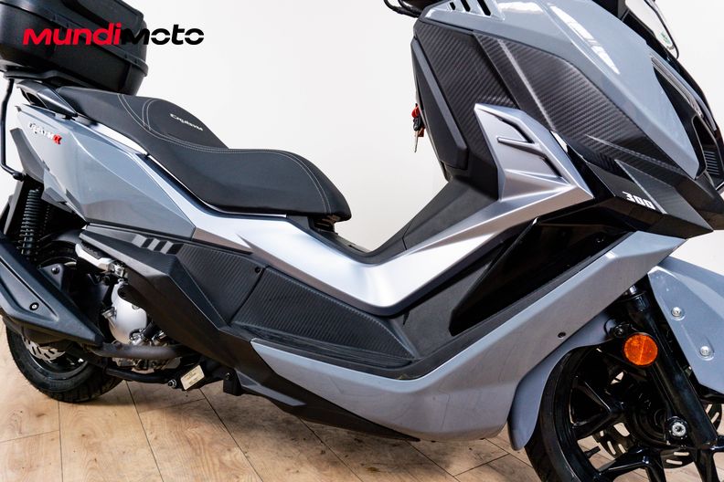 Motorbike image 4