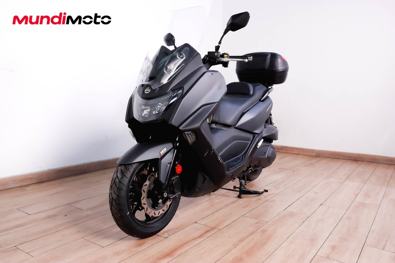 Motorbike image 7