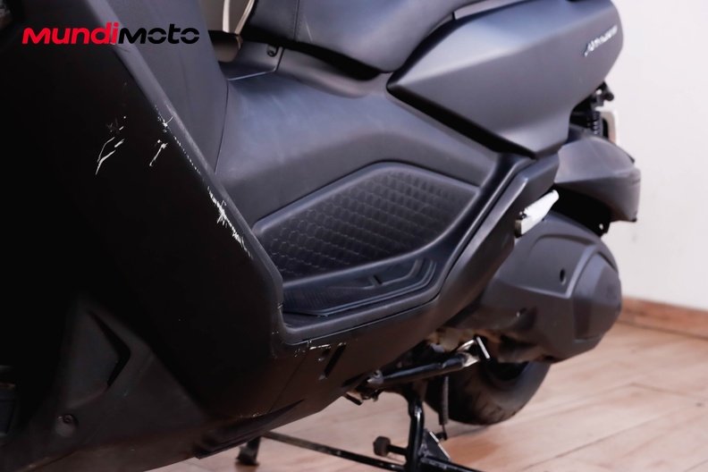 Motorbike image 8