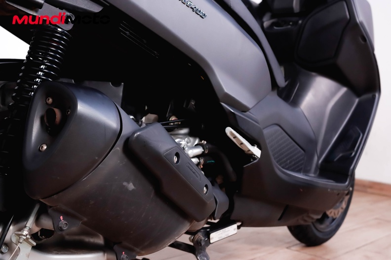 Motorbike image 3