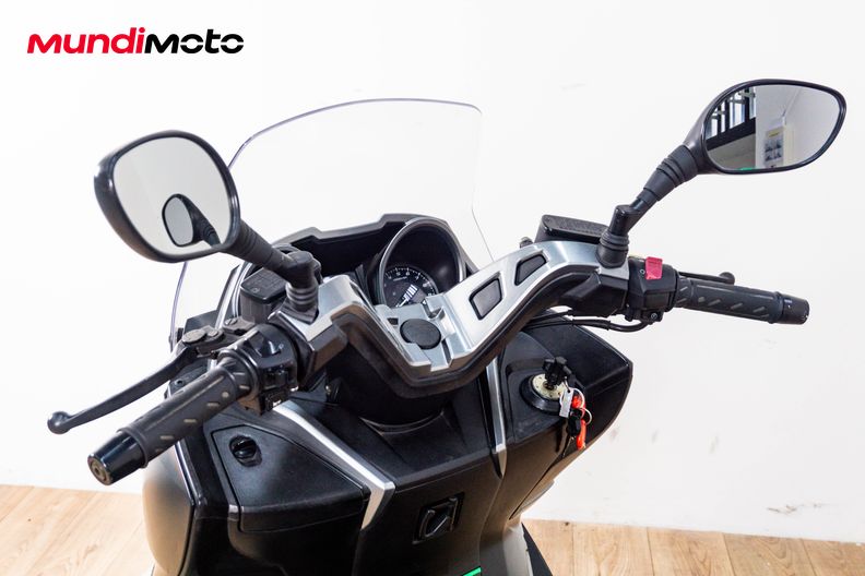 Motorbike image 10