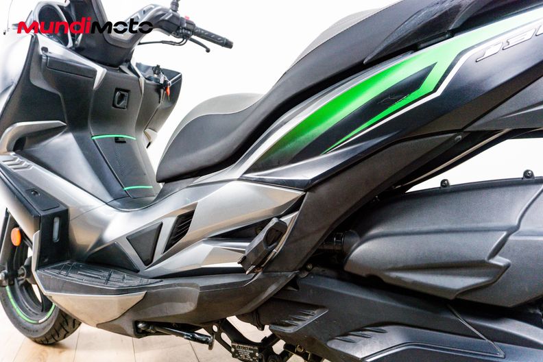 Motorbike image 8