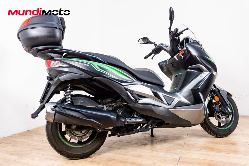 Motorbike image 2