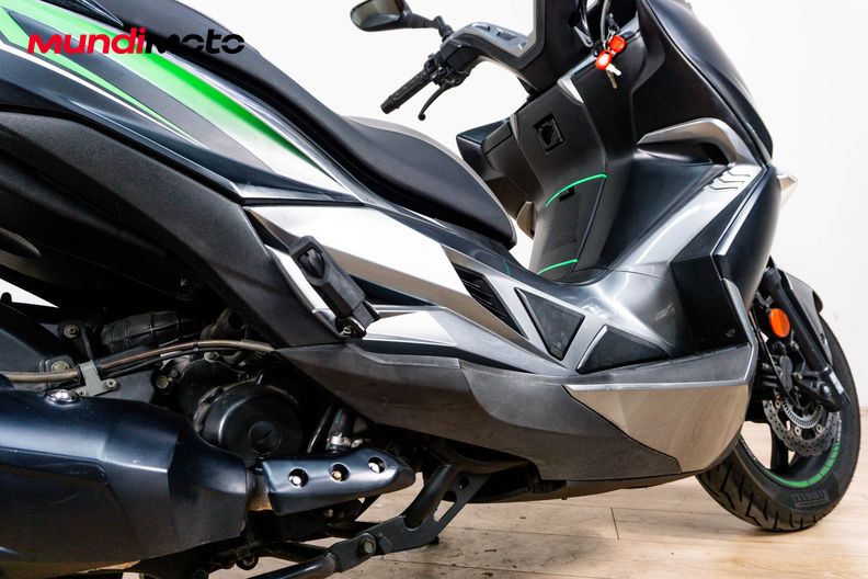 Motorbike image 3