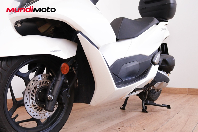 Motorbike image 8