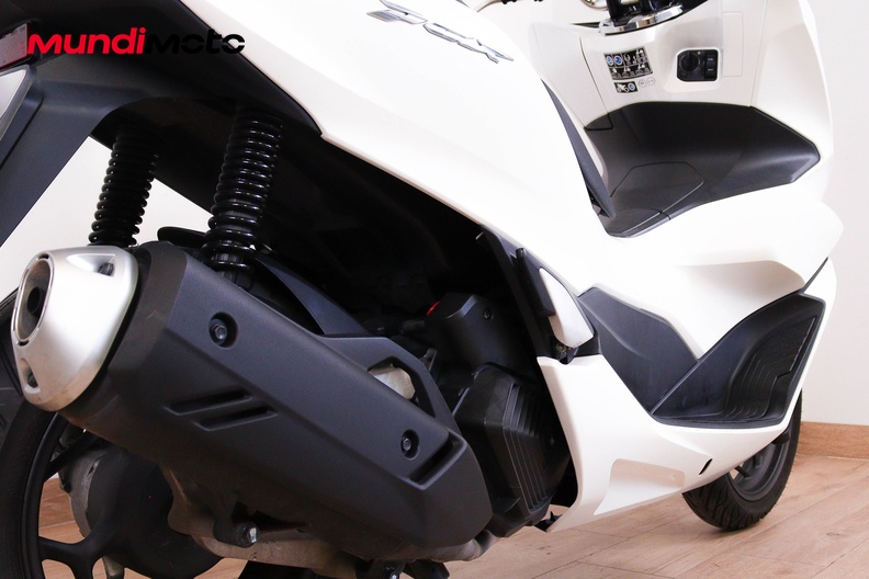 Motorbike image 3