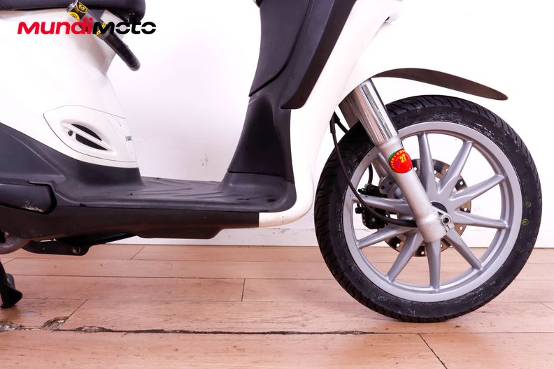Motorbike image 12
