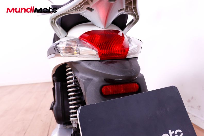 Motorbike image 9