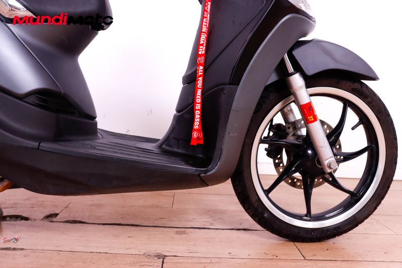Motorbike image 13