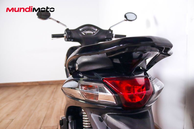 Motorbike image 9