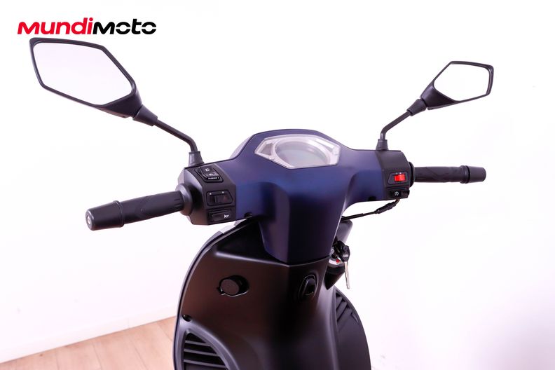 Motorbike image 10