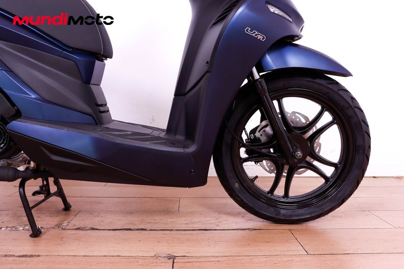 Motorbike image 12