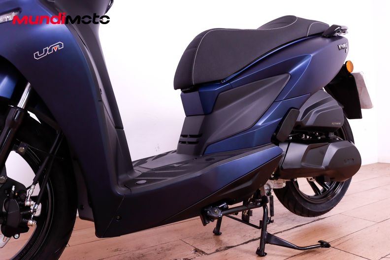 Motorbike image 8