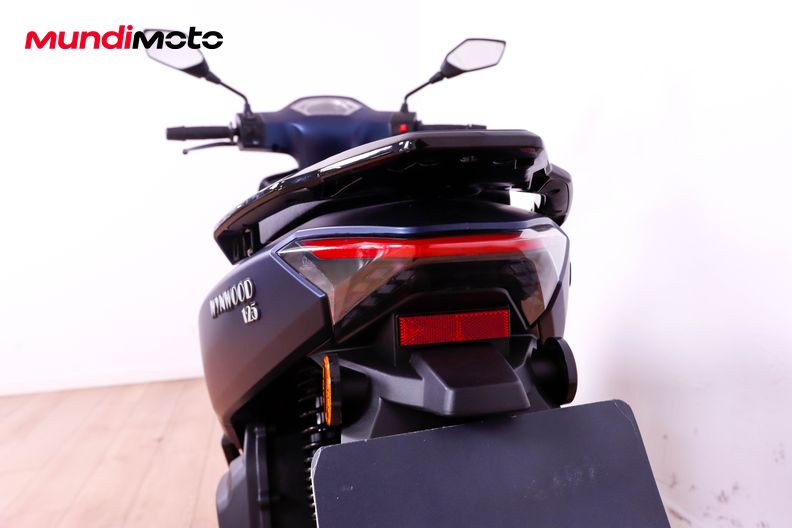 Motorbike image 9