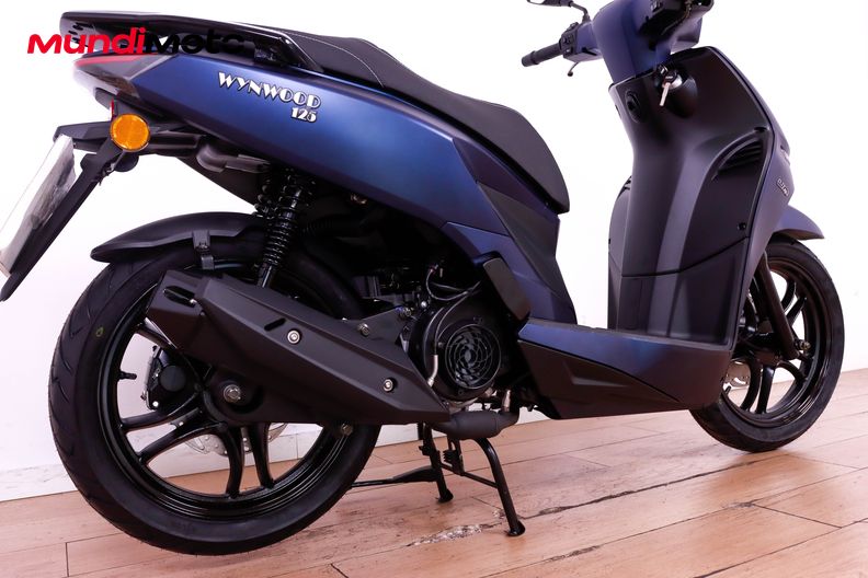 Motorbike image 3