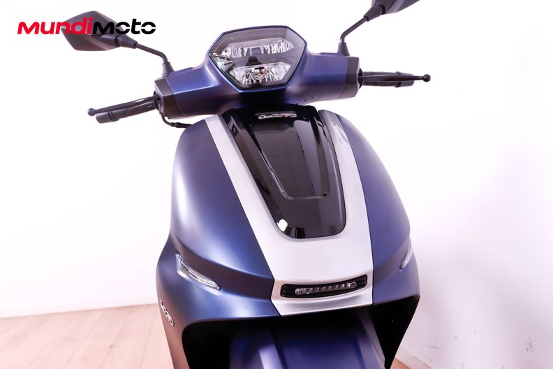 Motorbike image 4