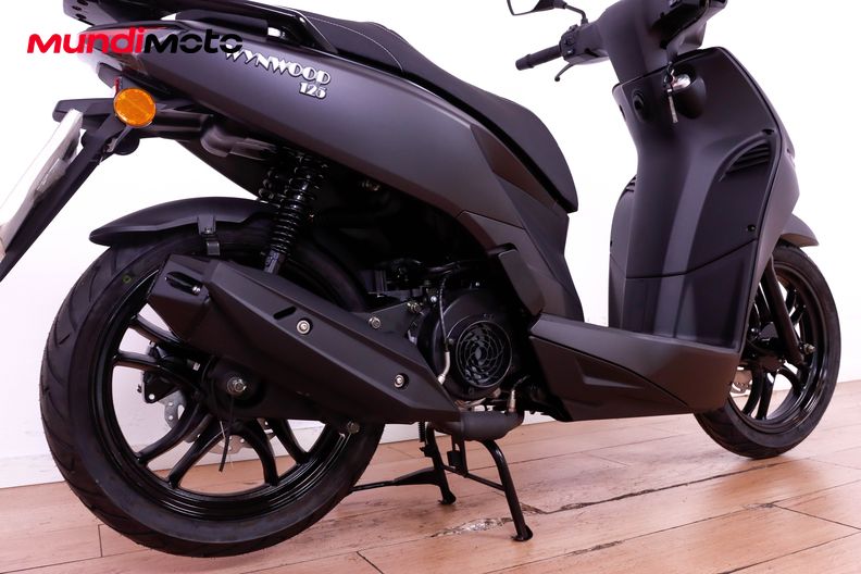 Motorbike image 3