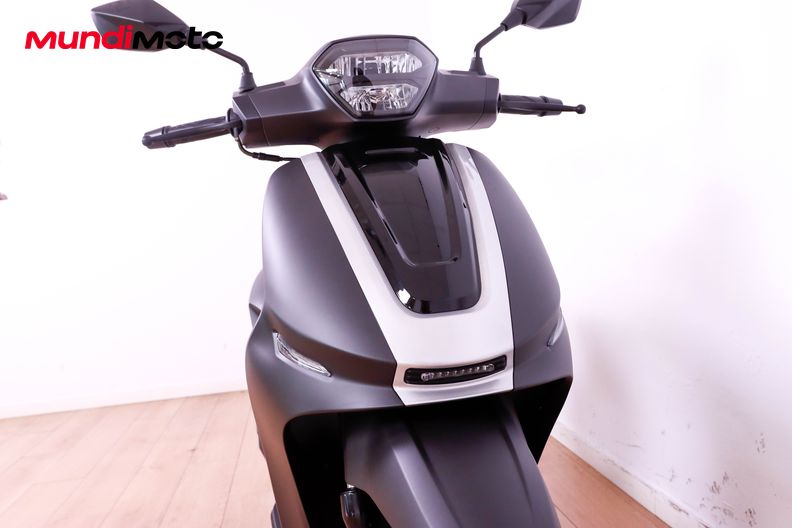 Motorbike image 4