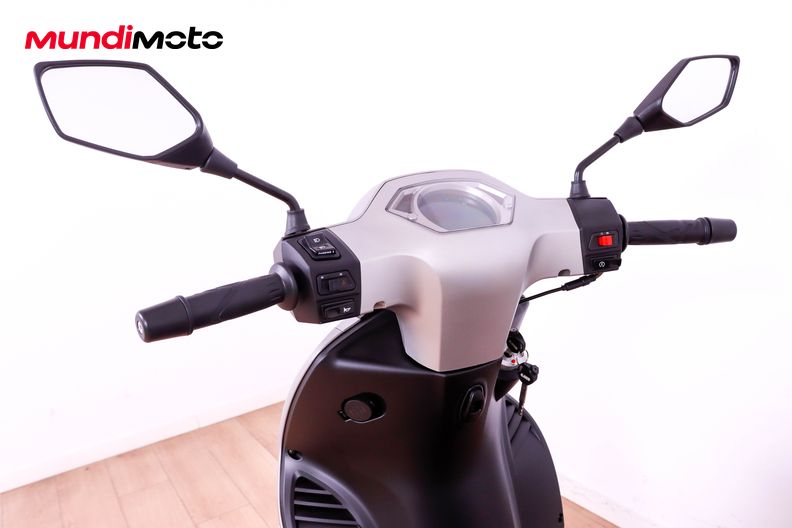Motorbike image 10