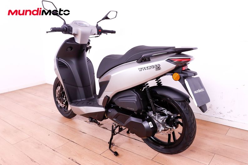 Motorbike image 6