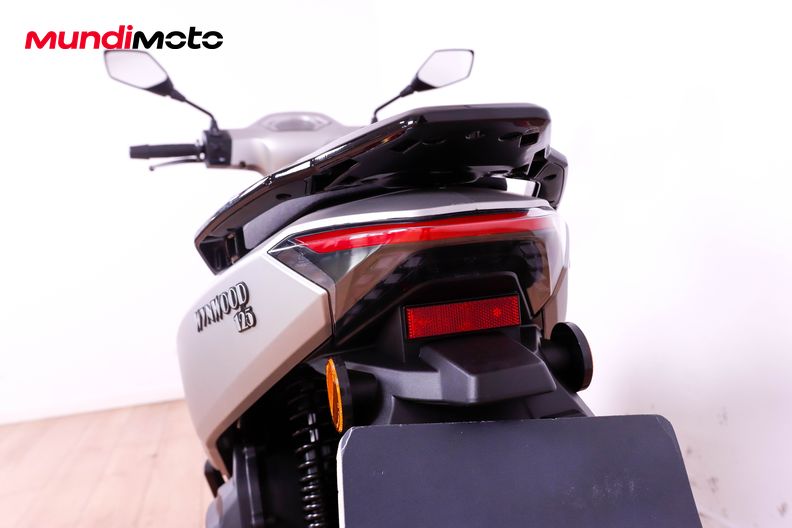 Motorbike image 9