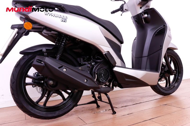 Motorbike image 3