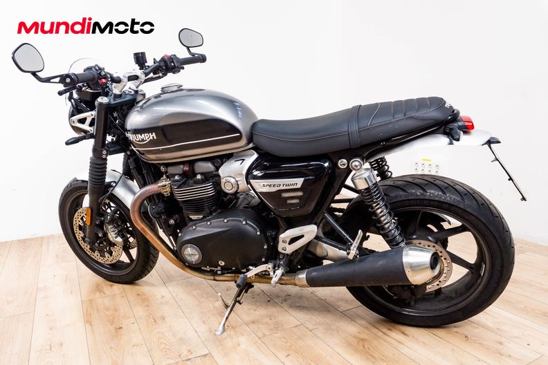 Motorbike image 7